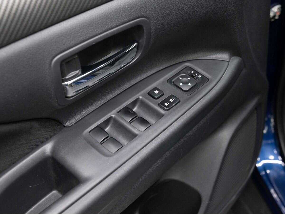 Б/У Митсубиши Оутлэндер 2014 года. Фото: #15