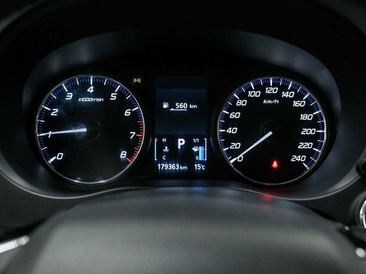 Б/У Митсубиши Оутлэндер 2018 года. Фото: #19