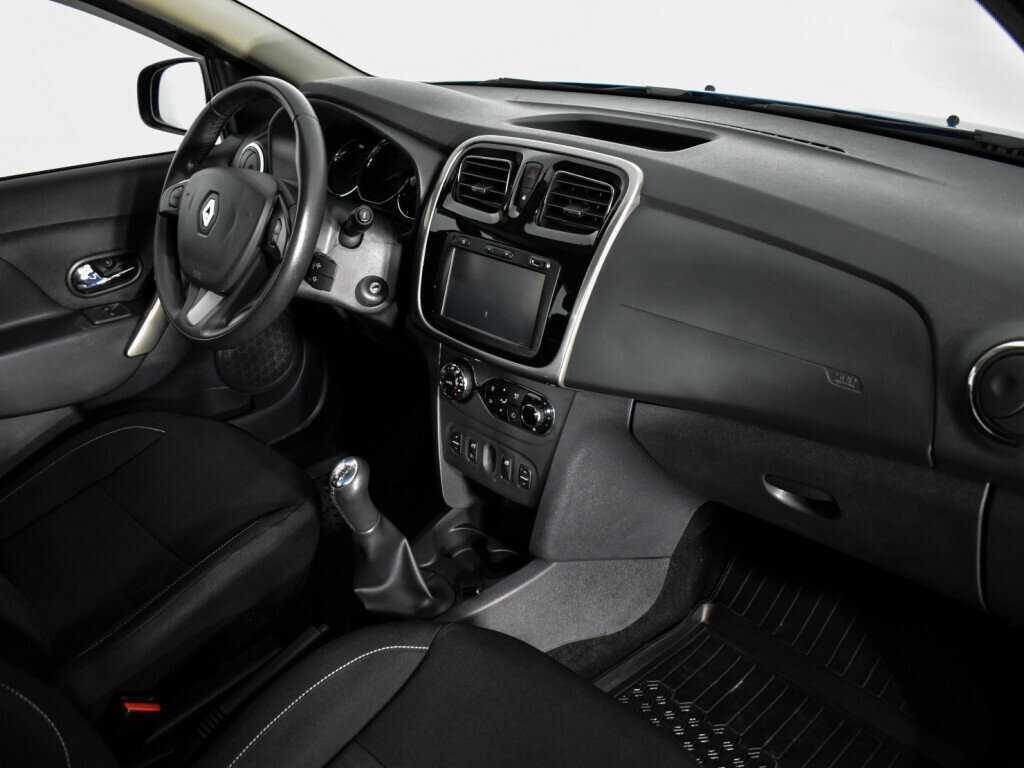 Б/У Рено Сандеро 2017 года. Фото: #10