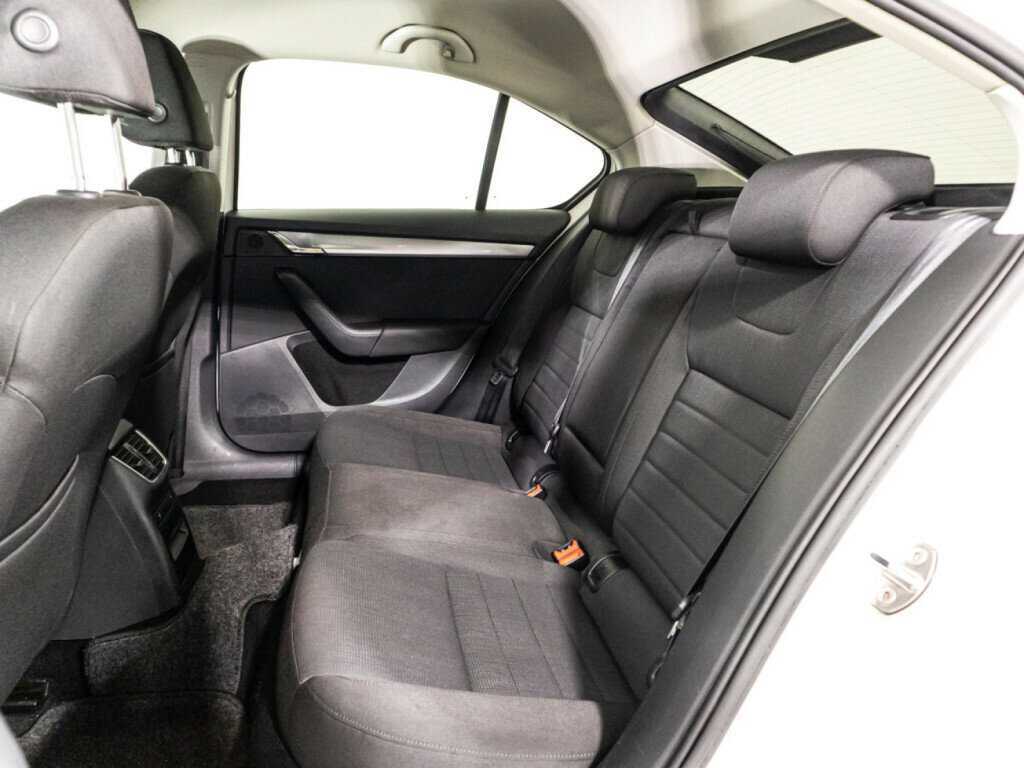 Б/У Шкода Октавия 2014 года. Фото: #9