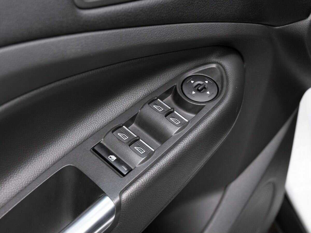 Б/У Форд Куга 2017 года. Фото: #19