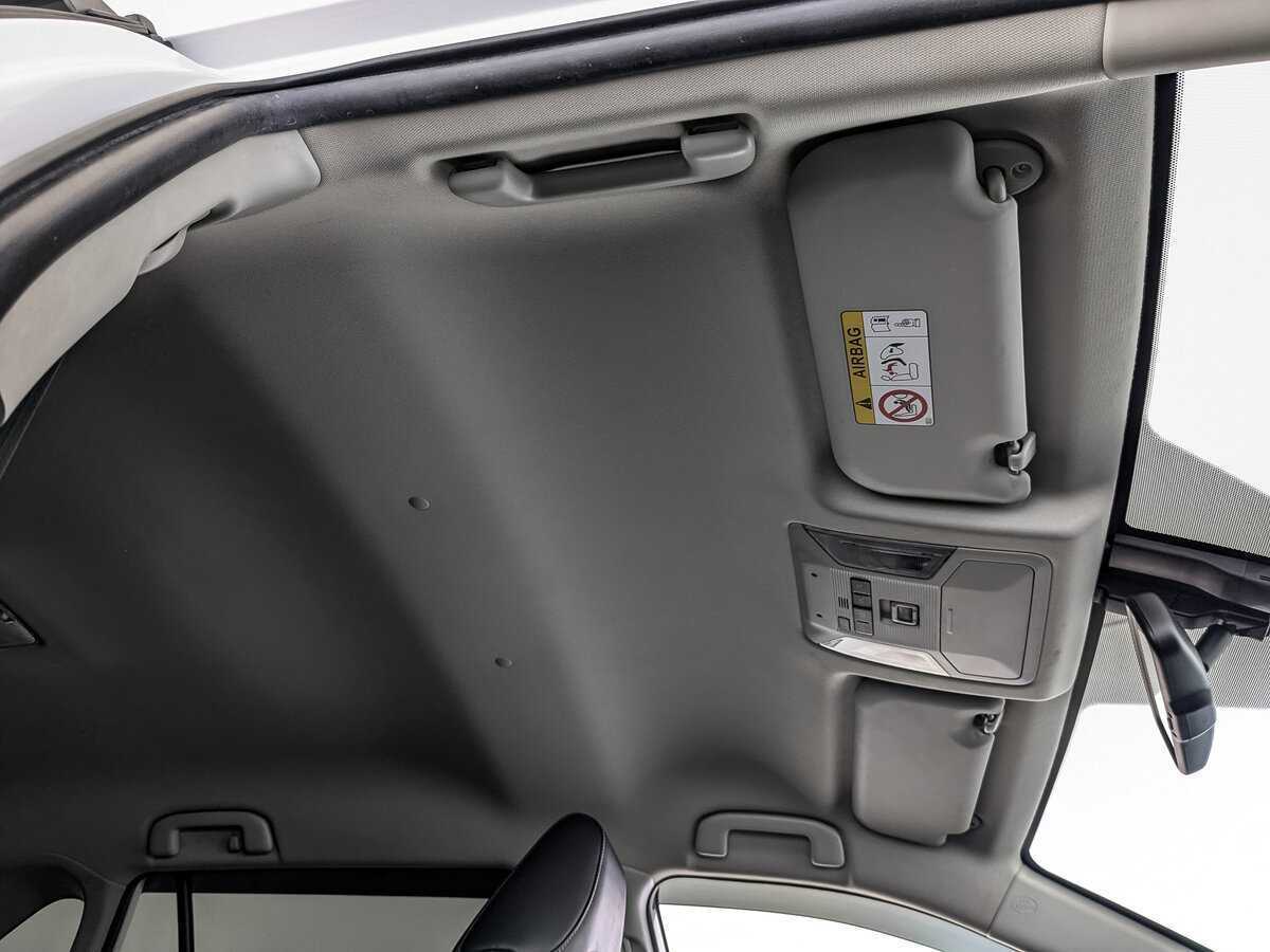 Toyota RAV4 2019 года с пробегом. Фото: #22