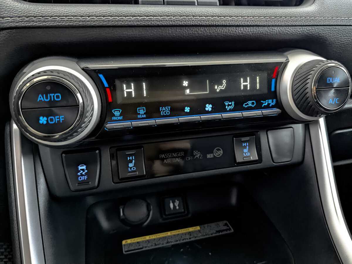 Toyota RAV4 2019 года с пробегом. Фото: #27