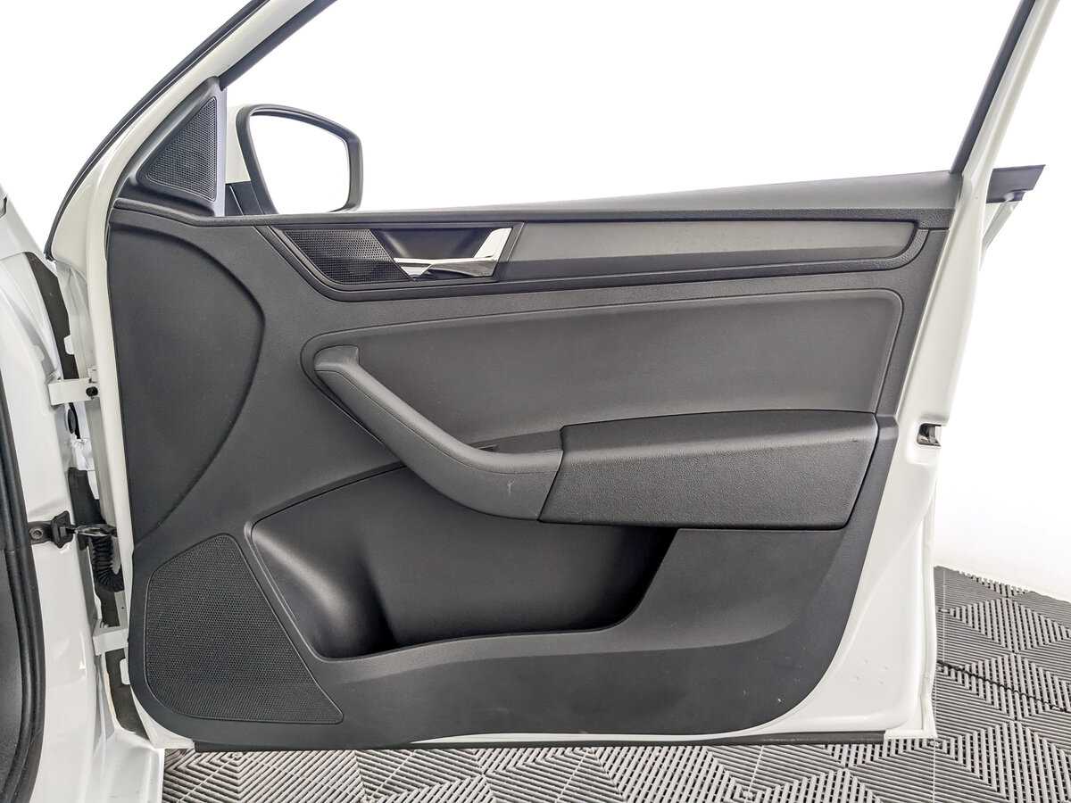 Б/У Шкода Рапид 2017 года. Фото: #21