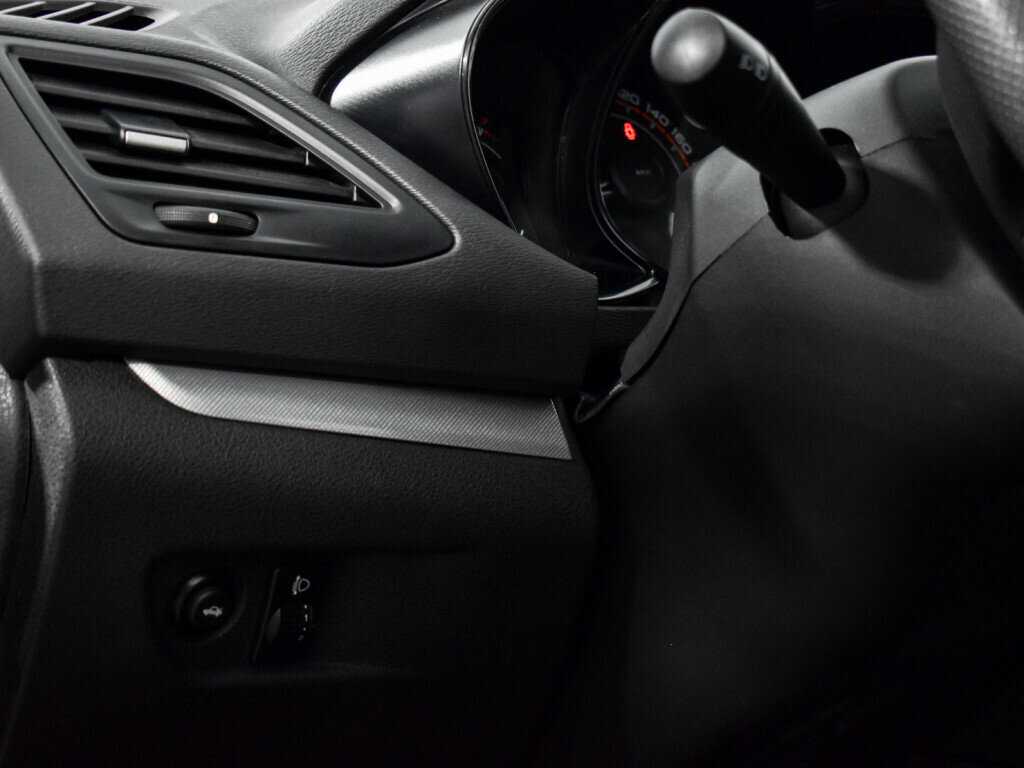 Б/У Лада (ВАЗ) Веста 2017 года. Фото: #9