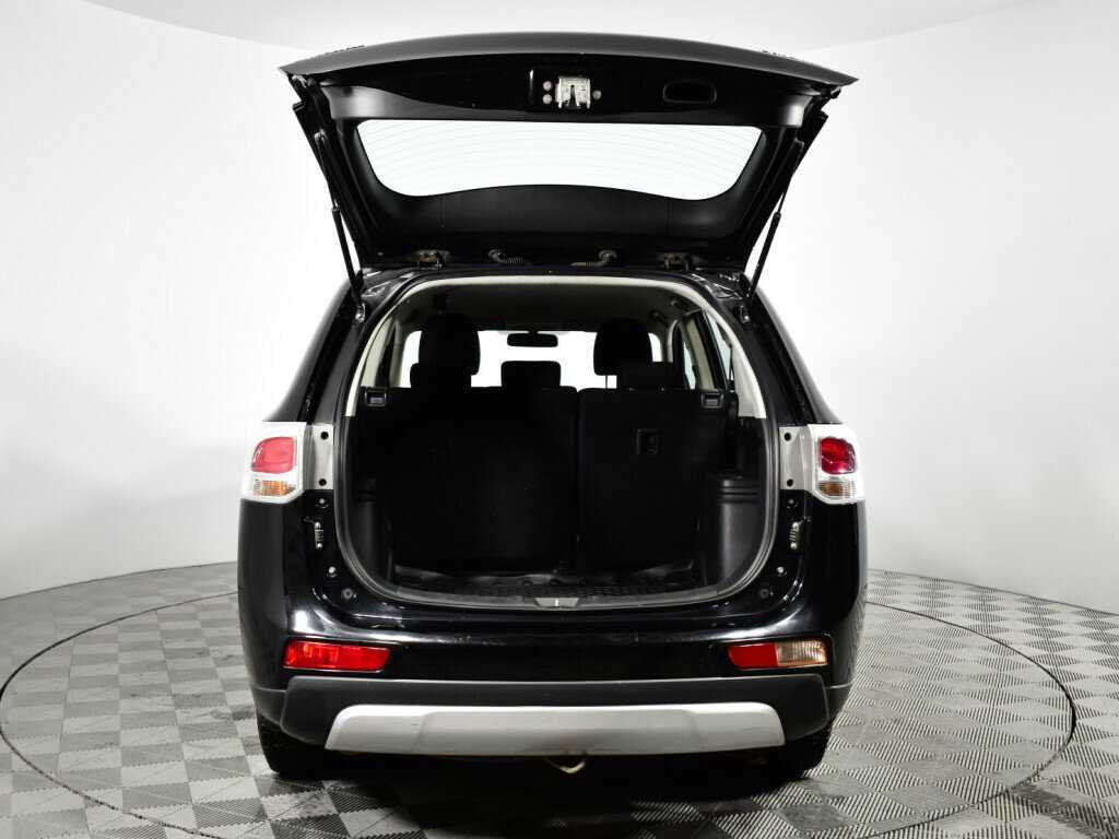 Б/У Митсубиши Оутлэндер 2014 года. Фото: #14