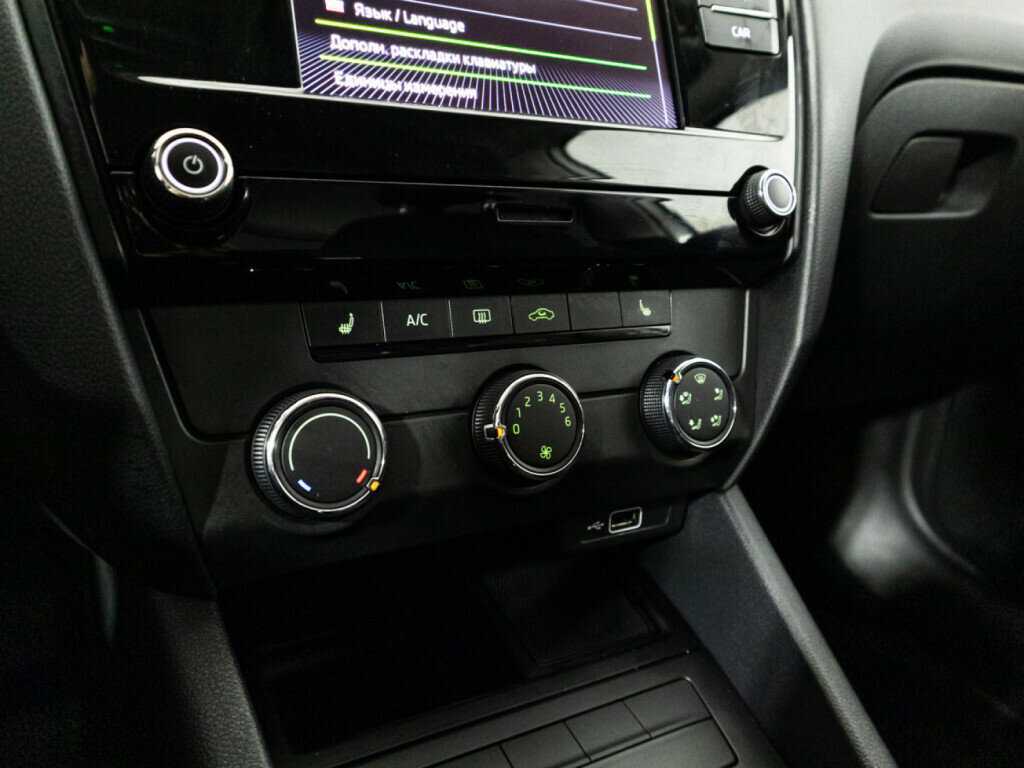 Б/У Шкода Октавия 2018 года. Фото: #15