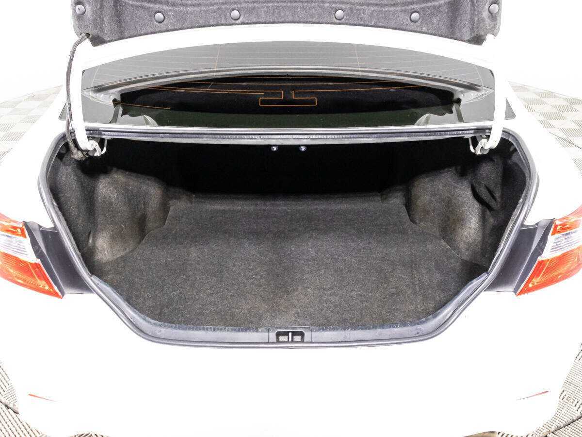 Б/У Тойота Камри 2012 года. Фото: #14