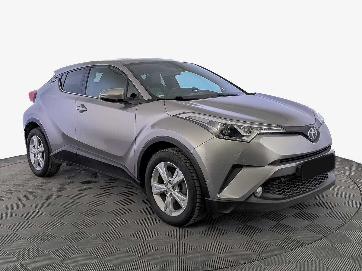 Toyota C-HR 2017 года с пробегом. Фото: #2