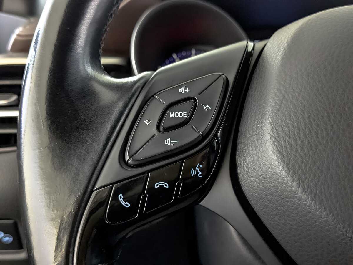 Toyota C-HR 2017 года с пробегом. Фото: #27