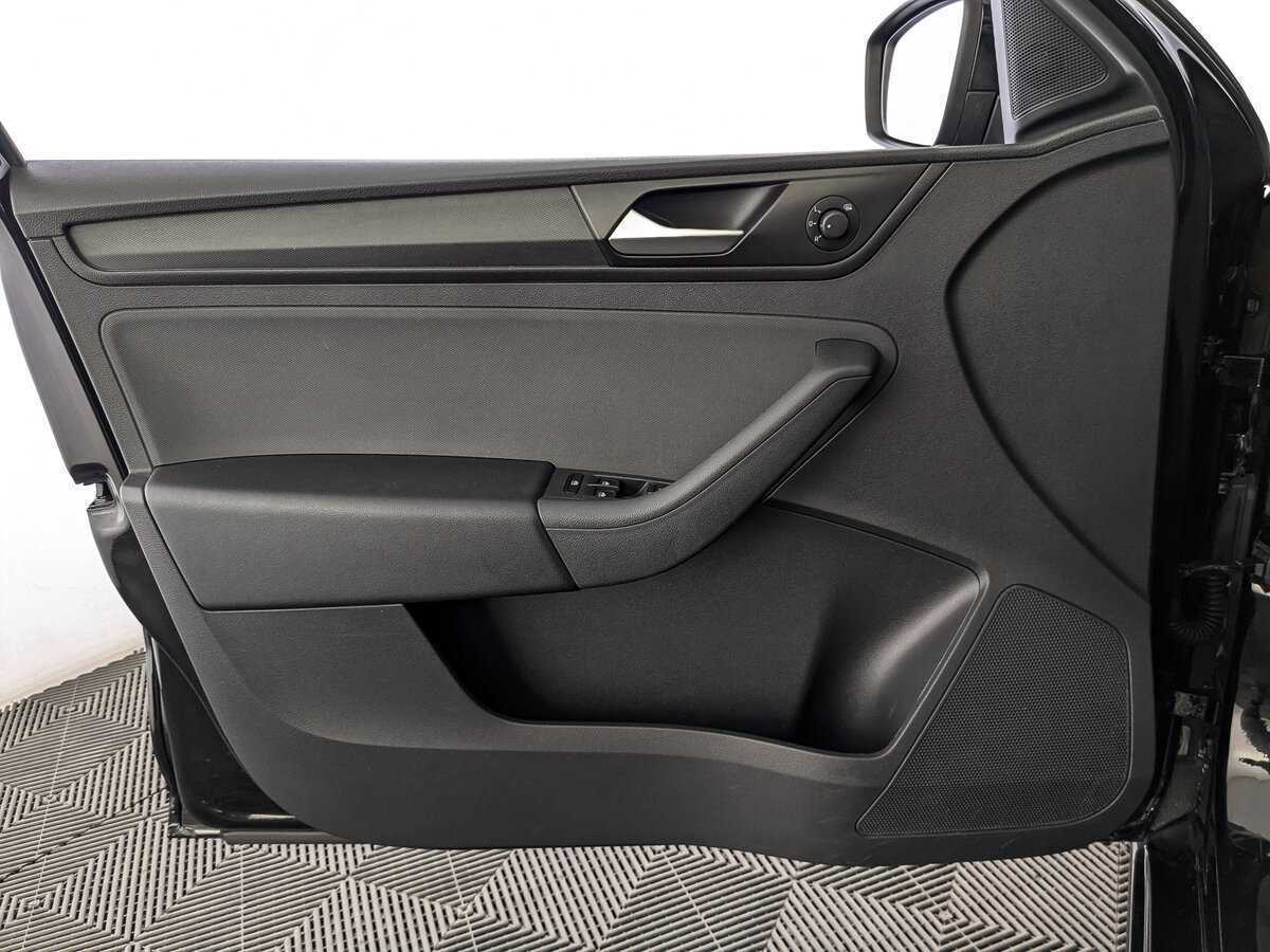 Б/У Фольксваген Поло 2020 года. Фото: #17