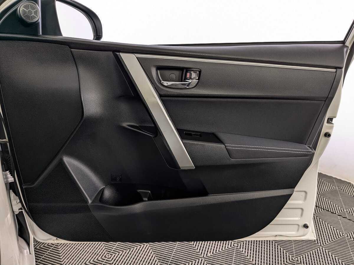 Б/У Тойота Королла 2014 года. Фото: #22