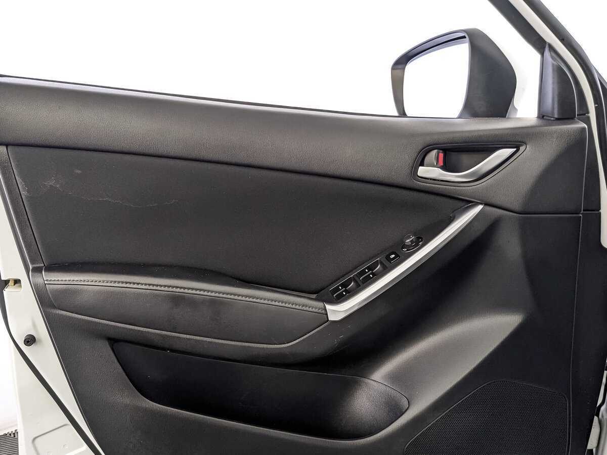 Б/У Мазда Ц-Икс-5 2016 года. Фото: #18