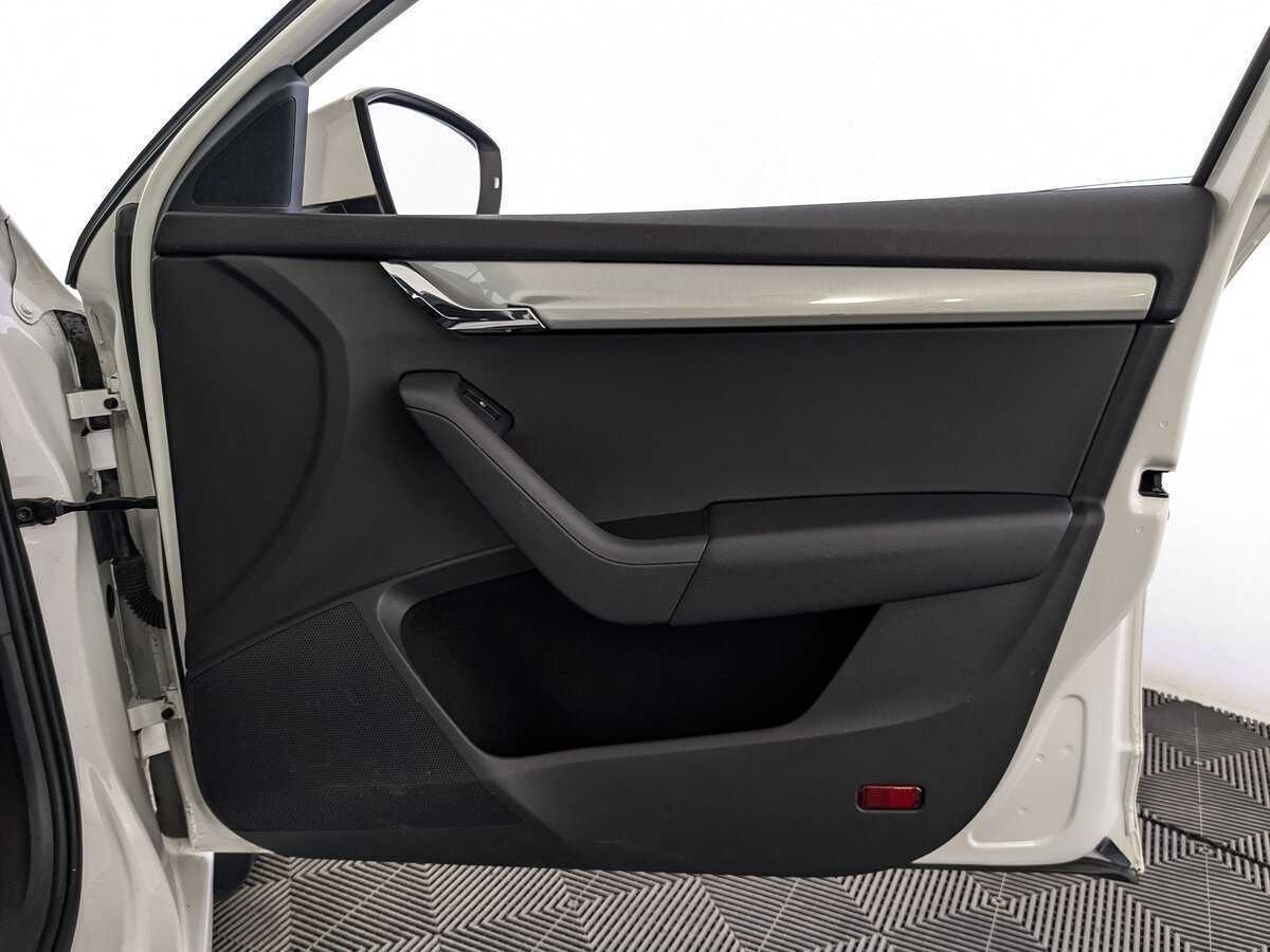 Б/У Шкода Октавия 2016 года. Фото: #23