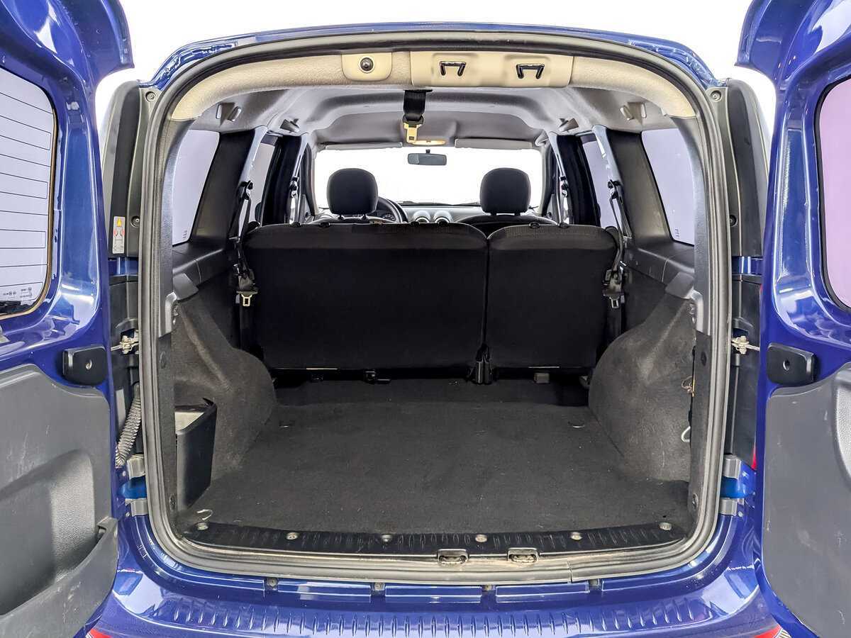 Б/У Лада (ВАЗ) Ларгус 2013 года. Фото: #9