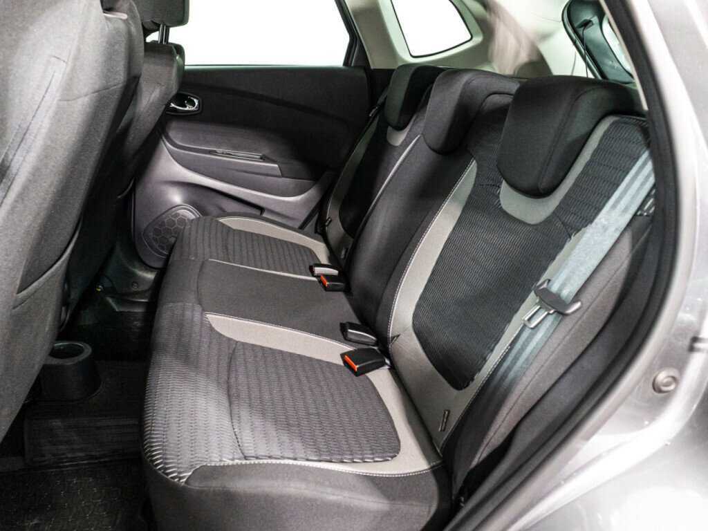 Б/У Рено Каптюр 2016 года. Фото: #9