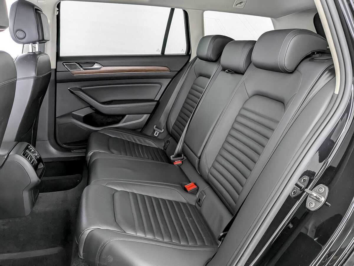 Volkswagen Passat 2018 года с пробегом. Фото: #11