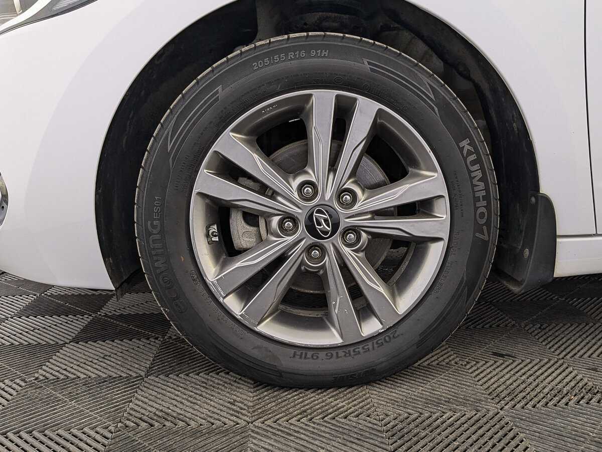 Б/У Хендай Елантра 2018 года. Фото: #11