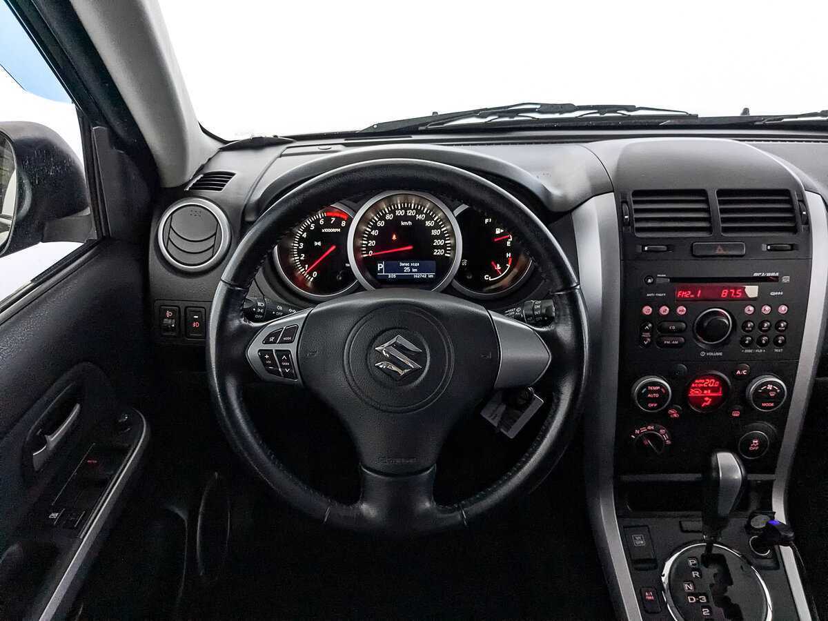 Б/У Сузуки Гранд Витара 2013 года. Фото: #21