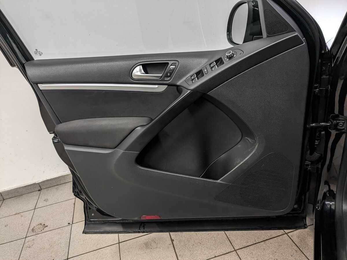 Б/У Фольксваген Тигуан 2015 года. Фото: #18