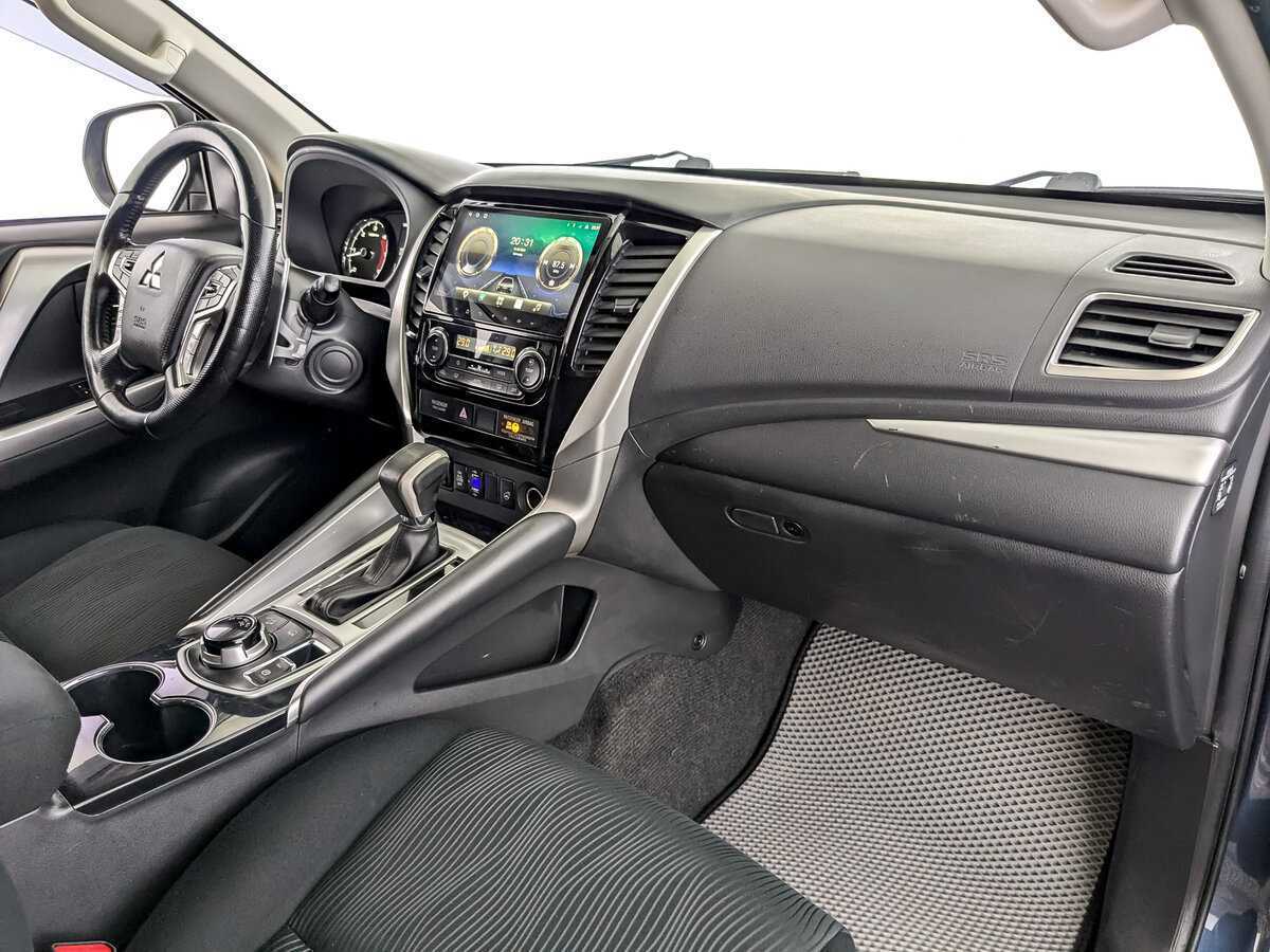 Mitsubishi Pajero Sport 2019 года с пробегом. Фото: #8