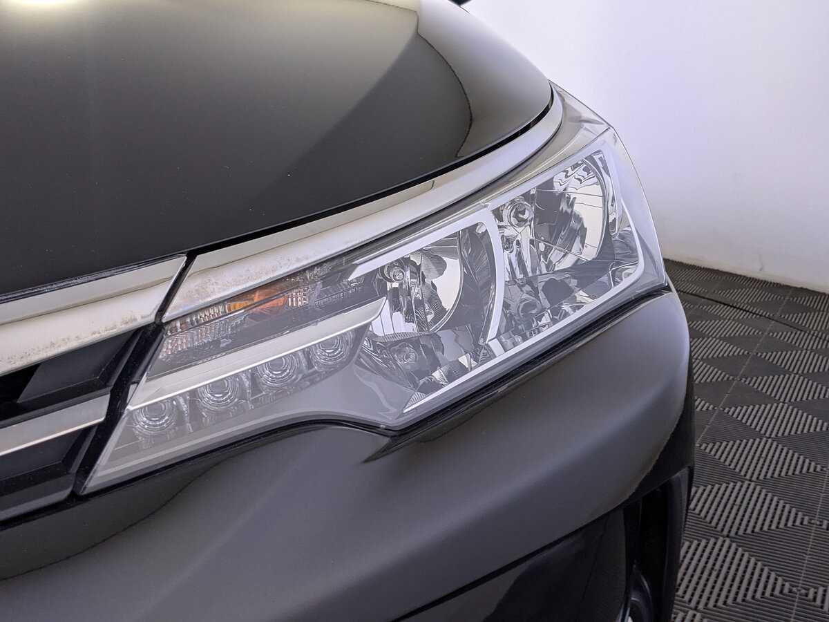 Б/У Тойота Королла 2017 года. Фото: #10