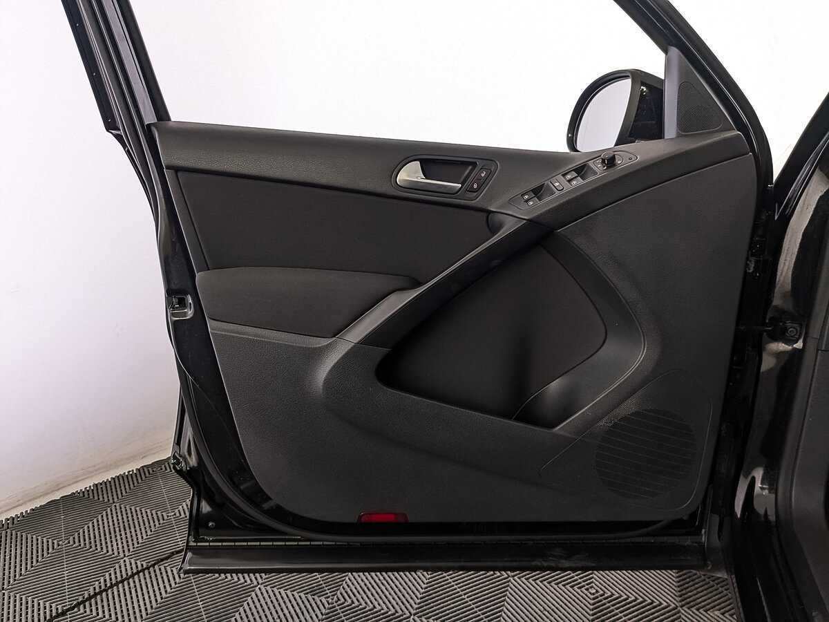 Б/У Фольксваген Тигуан 2015 года. Фото: #18