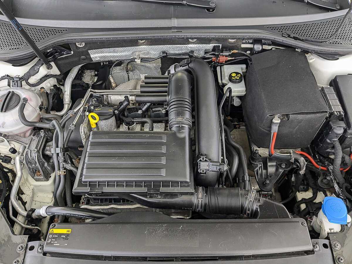 Б/У Фольксваген Пассат 2017 года. Фото: #8