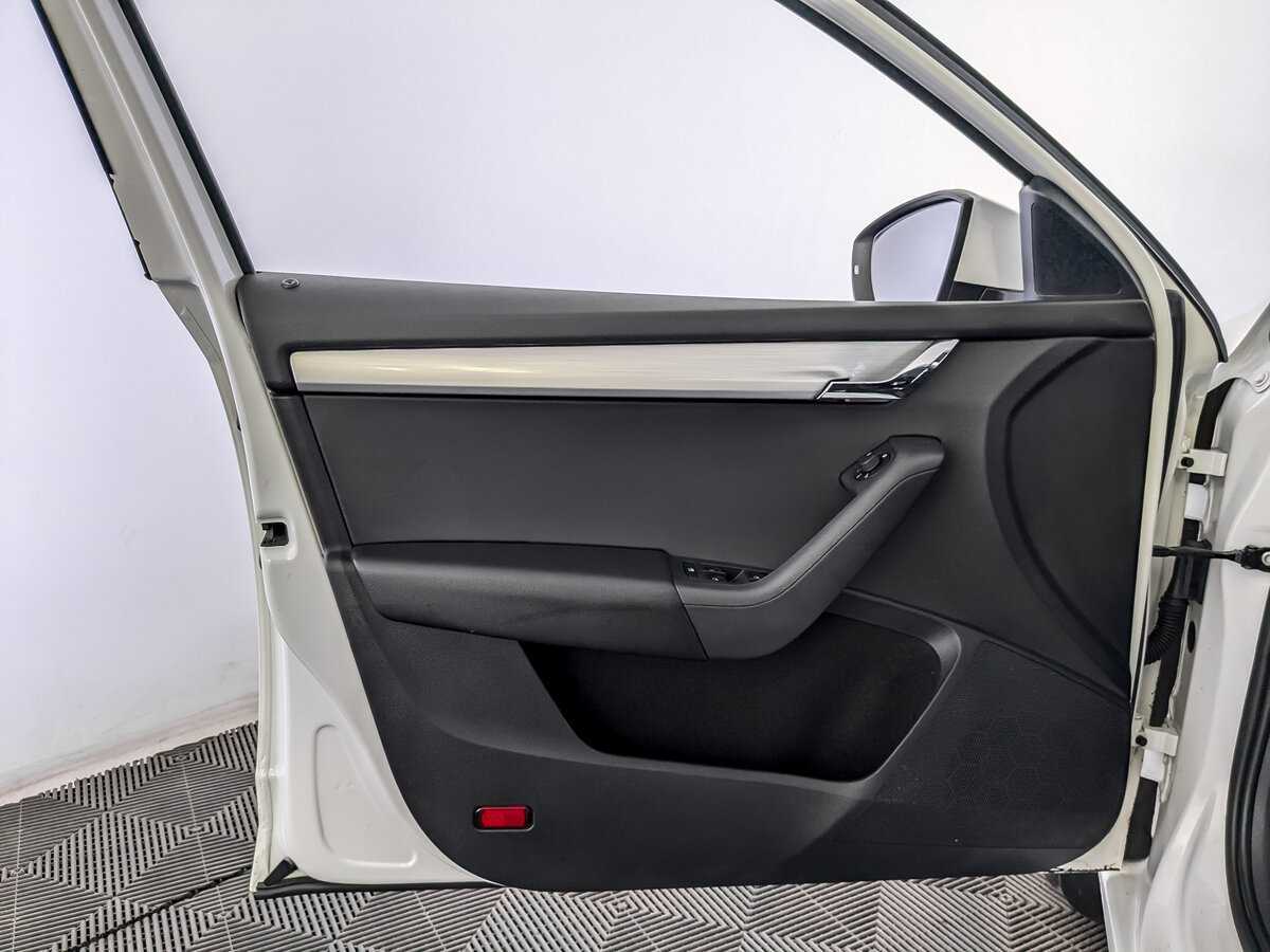 Б/У Шкода Октавия 2019 года. Фото: #18