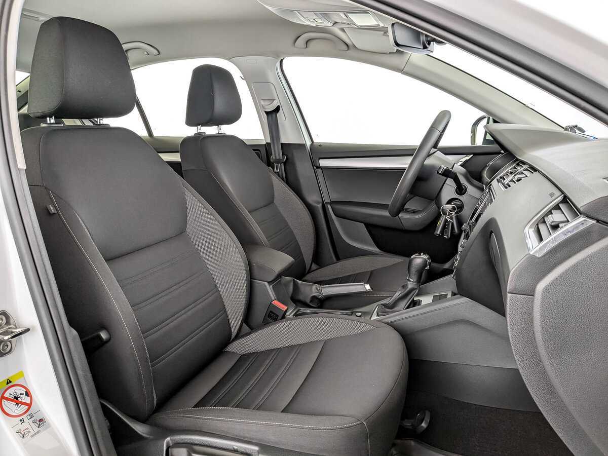 Б/У Шкода Октавия 2019 года. Фото: #22