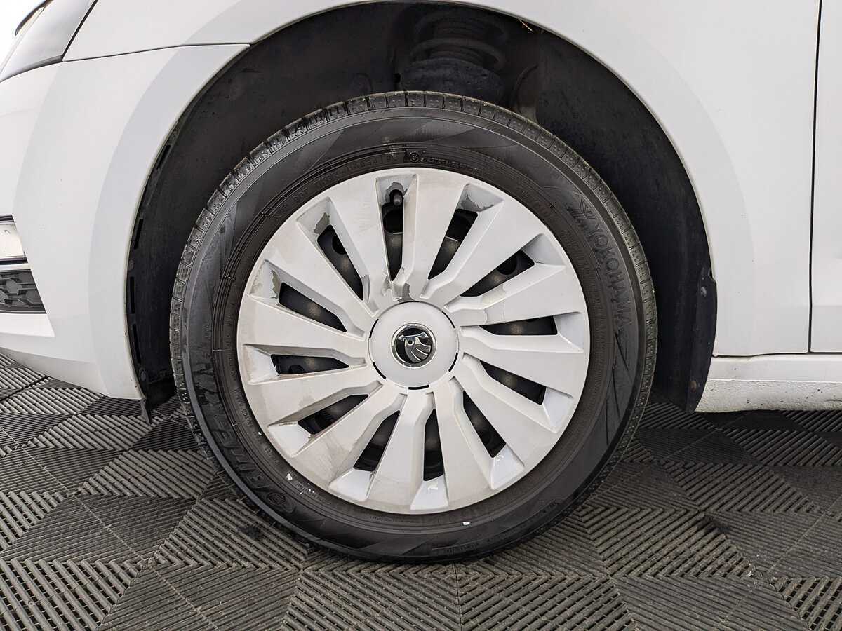 Б/У Шкода Октавия 2019 года. Фото: #11