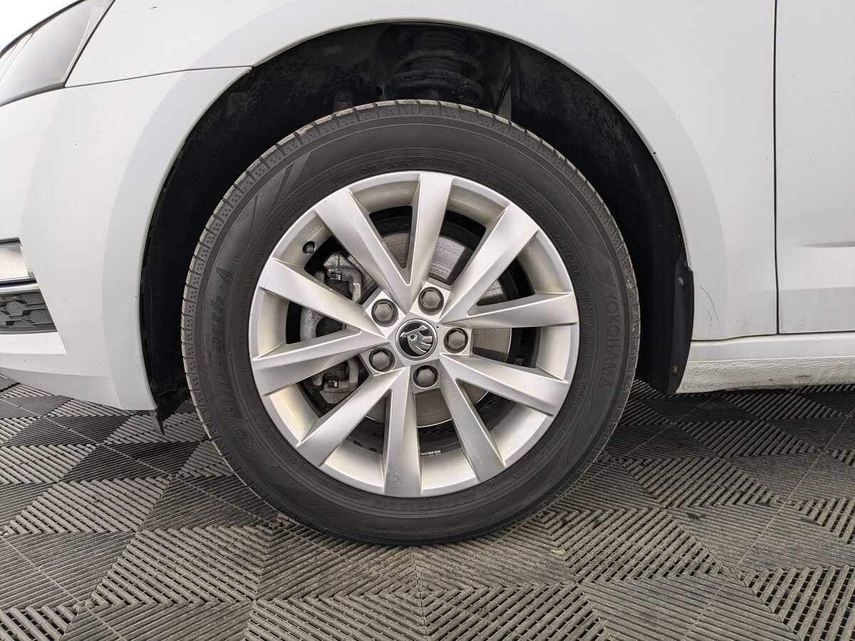 Б/У Шкода Октавия 2019 года. Фото: #11