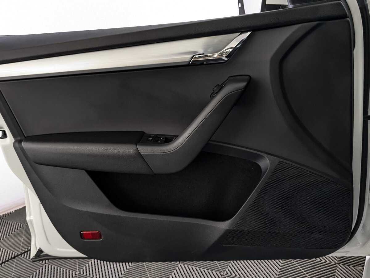 Б/У Шкода Октавия 2019 года. Фото: #18