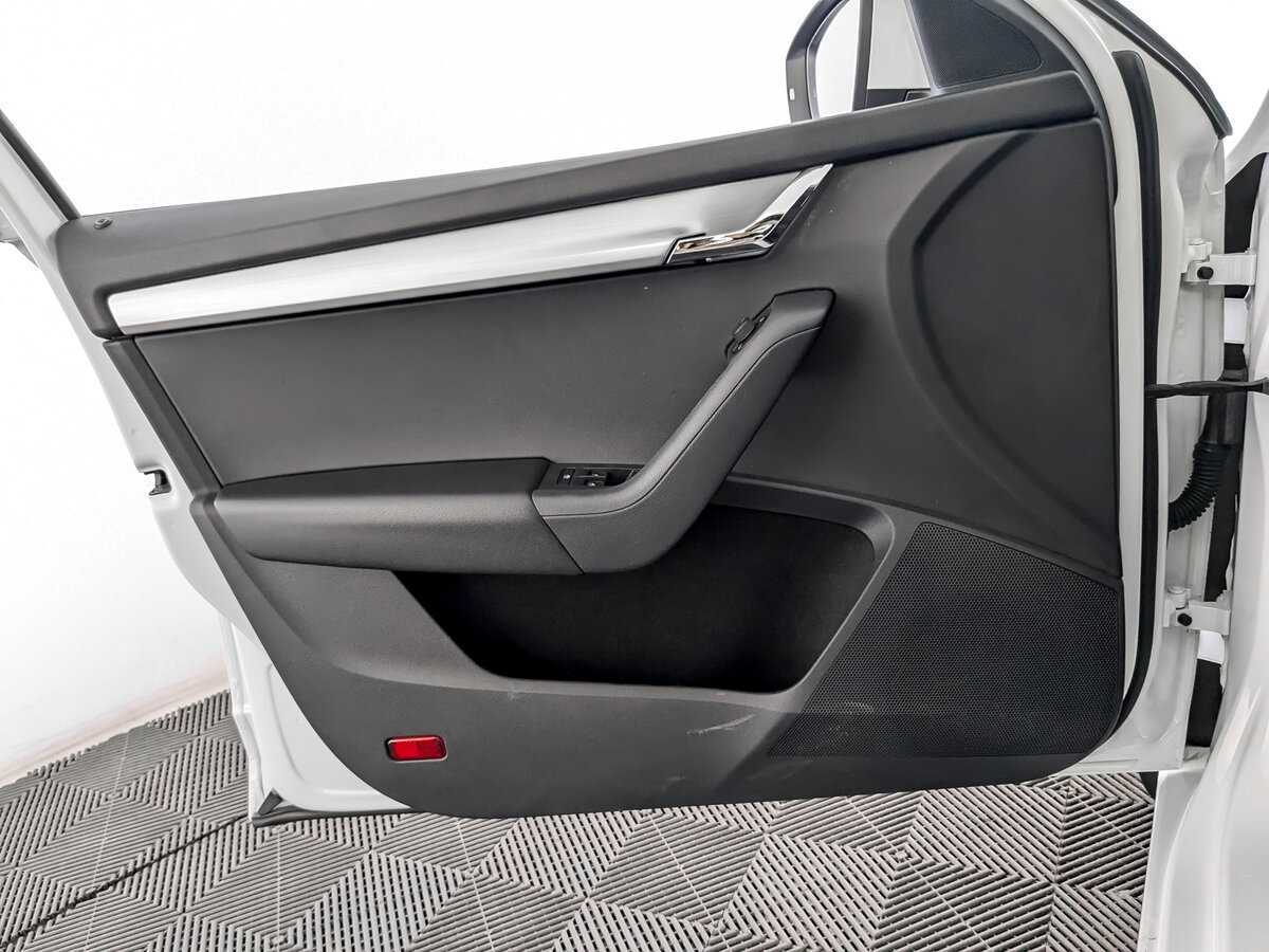 Б/У Шкода Октавия 2019 года. Фото: #18