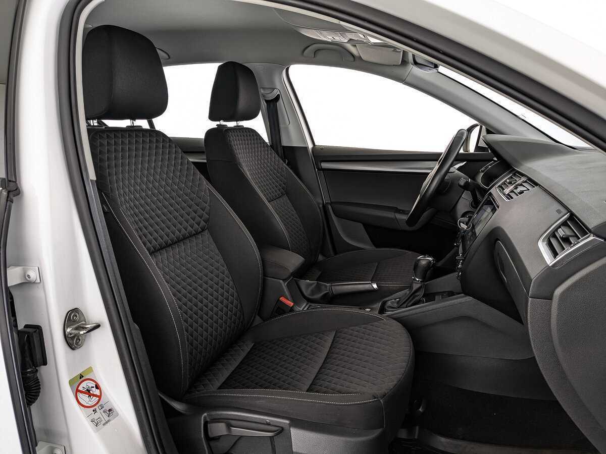 Б/У Шкода Октавия 2017 года. Фото: #16