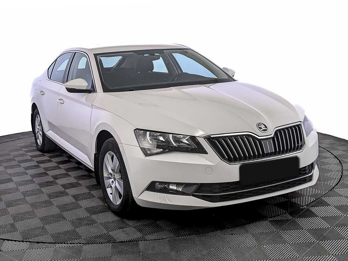 Skoda Superb 2017 года с пробегом. Фото: #2