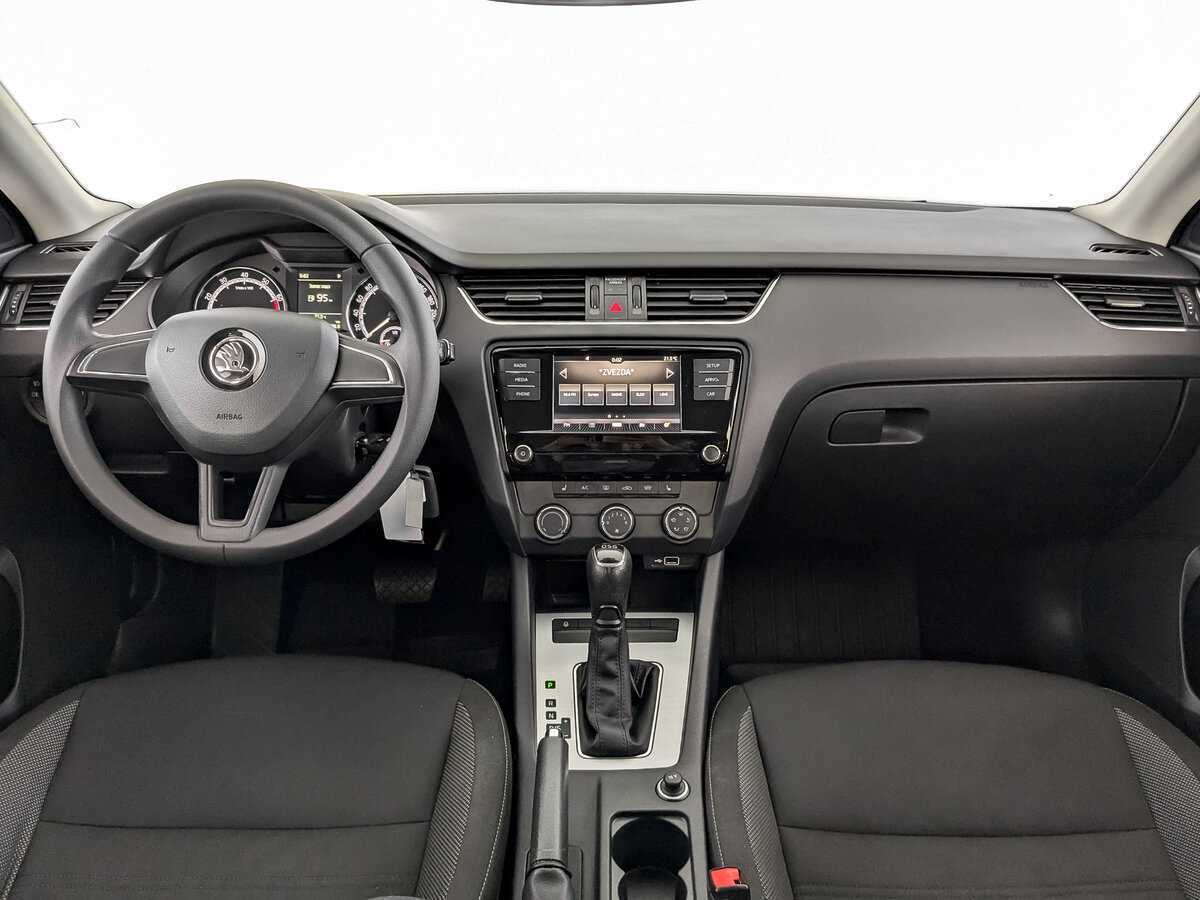 Б/У Шкода Октавия 2018 года. Фото: #13