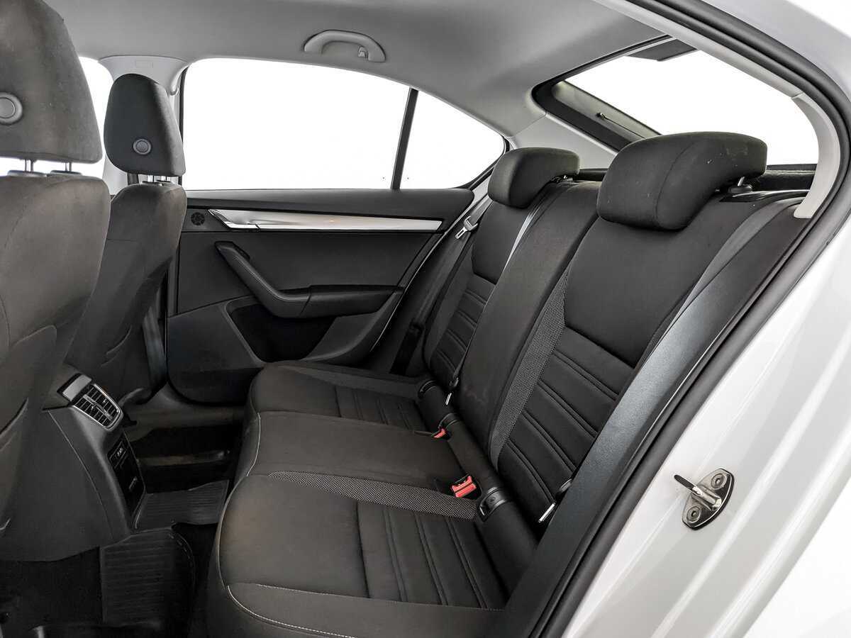 Б/У Шкода Октавия 2018 года. Фото: #11