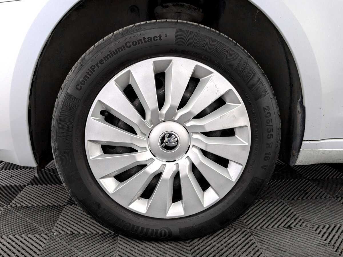 Б/У Шкода Октавия 2018 года. Фото: #17