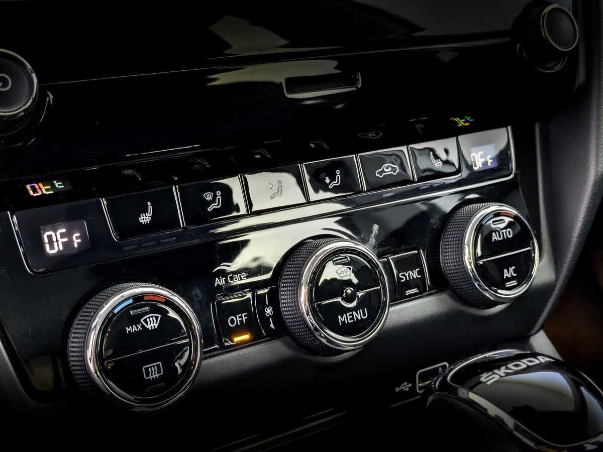 Б/У Шкода Октавия 2018 года. Фото: #24