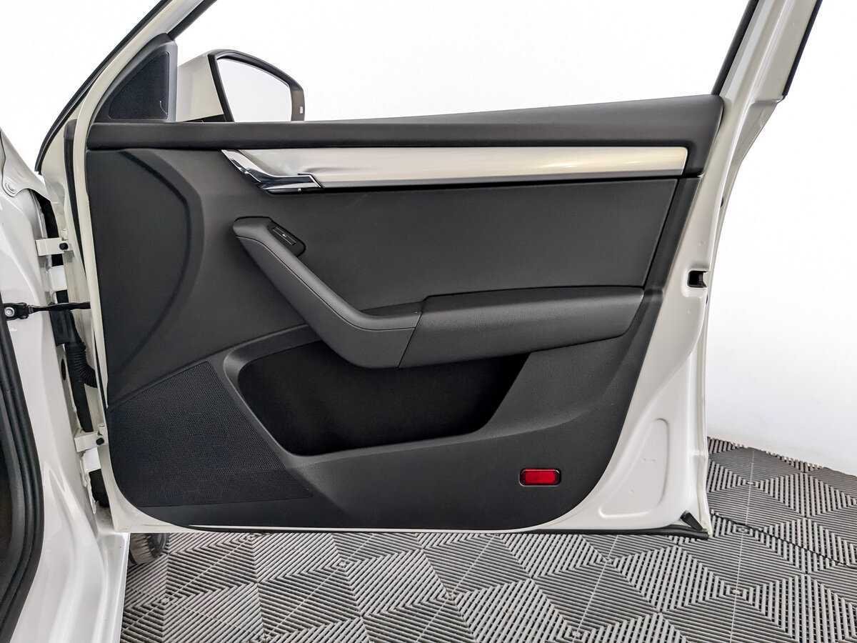 Б/У Шкода Октавия 2018 года. Фото: #23