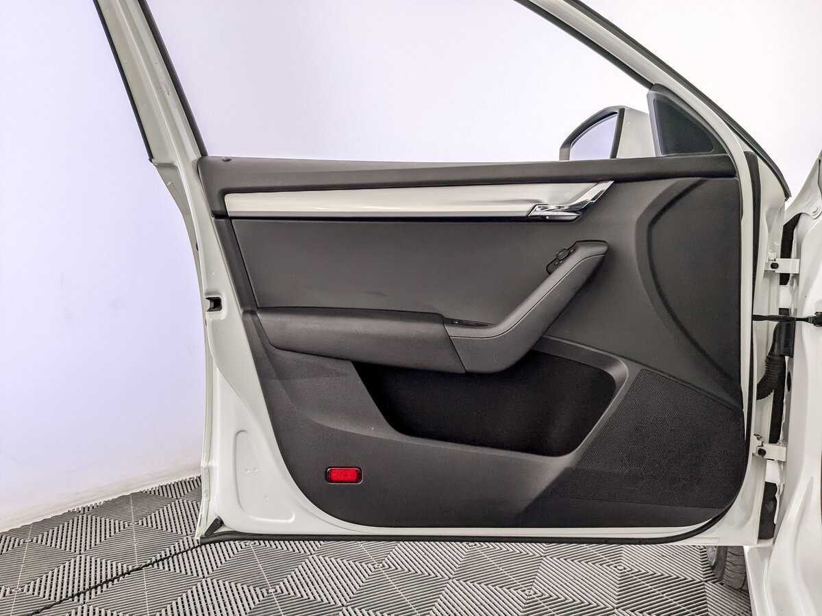 Б/У Шкода Октавия 2018 года. Фото: #18