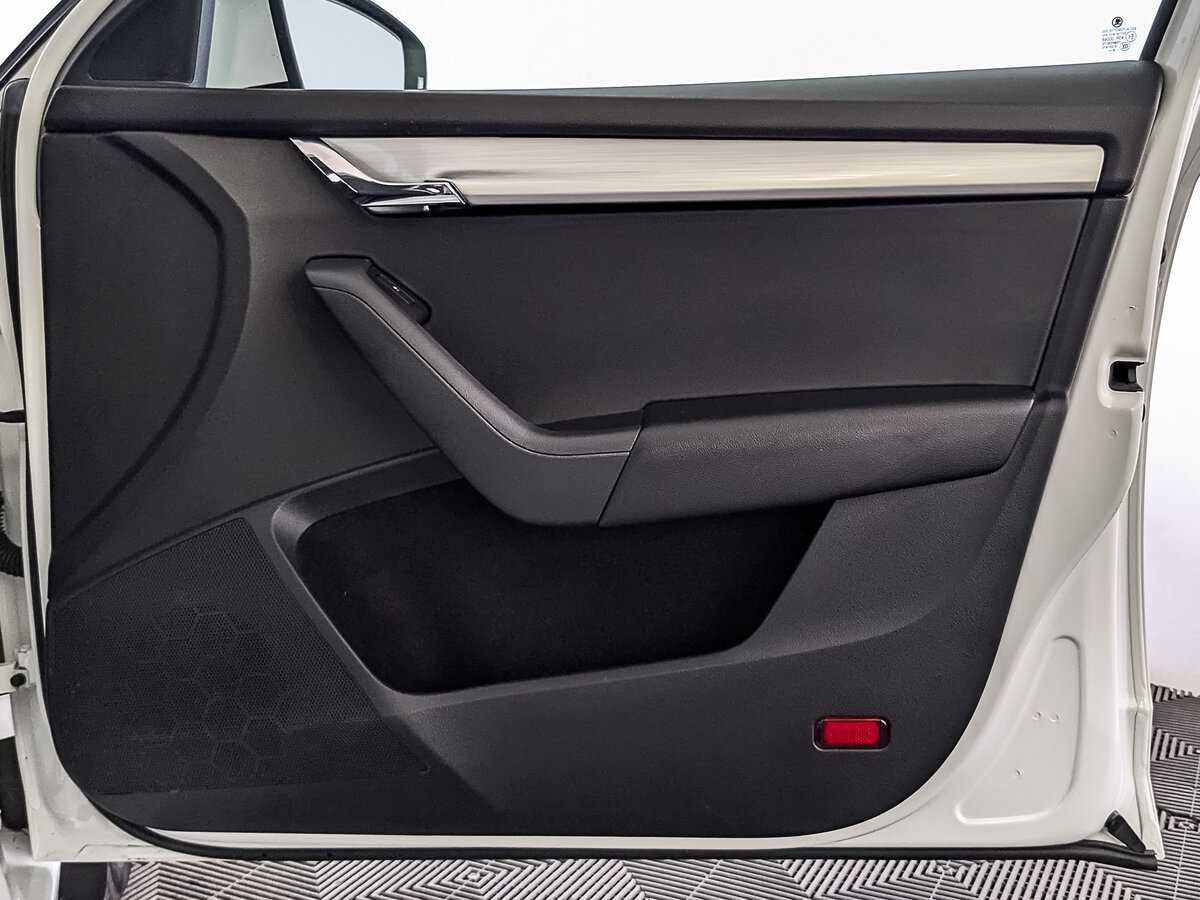 Б/У Шкода Октавия 2019 года. Фото: #22