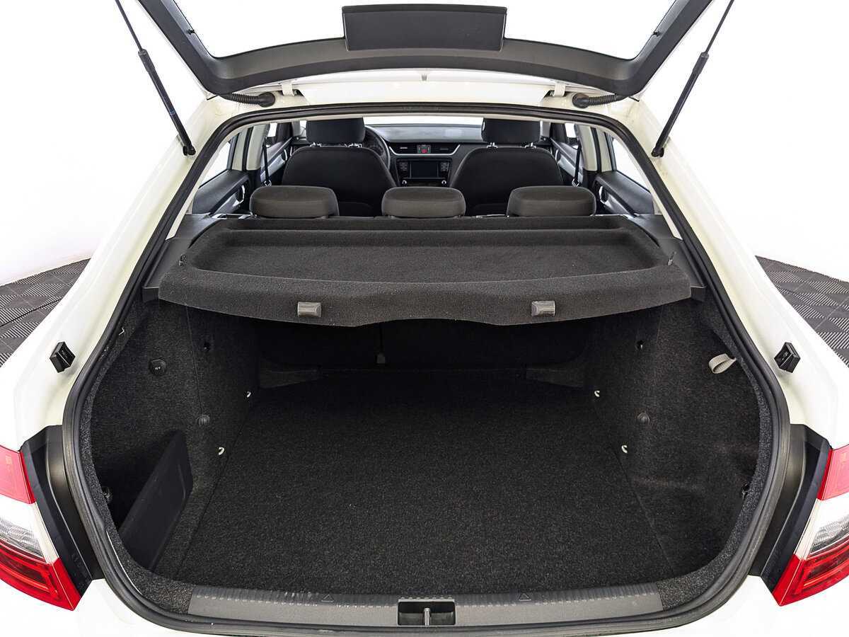 Б/У Шкода Октавия 2019 года. Фото: #8