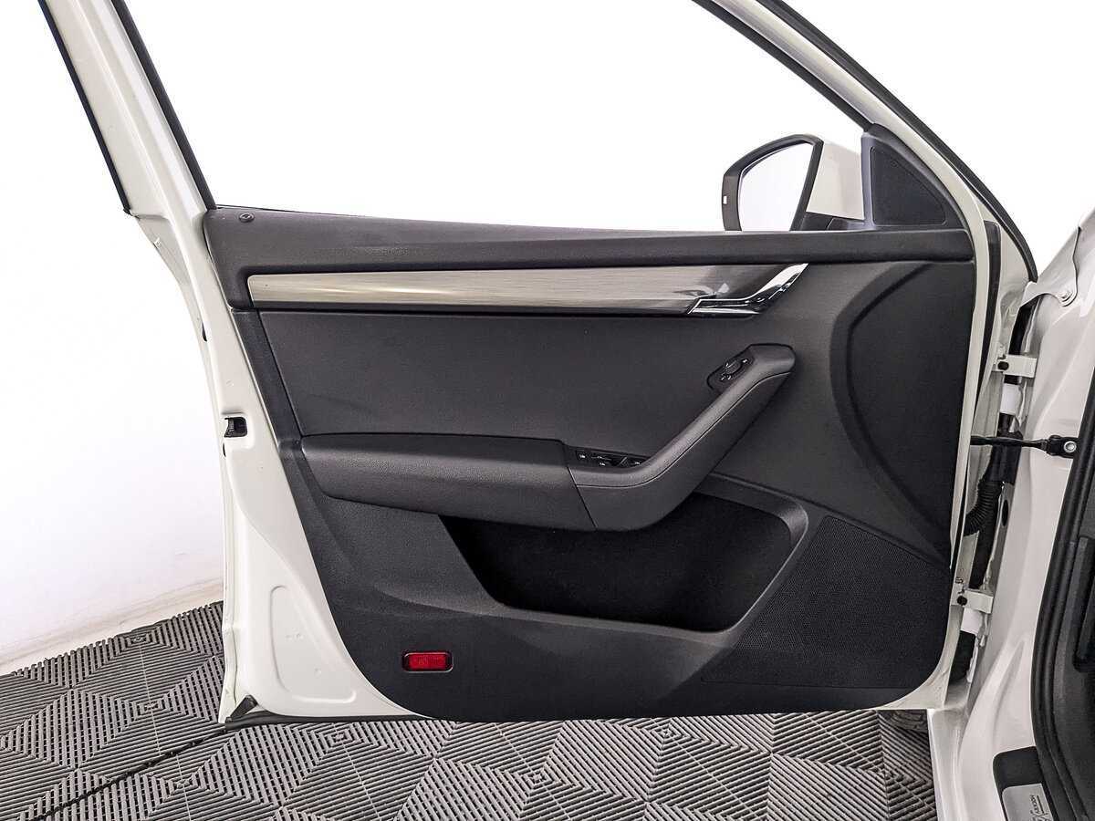 Б/У Шкода Октавия 2018 года. Фото: #18