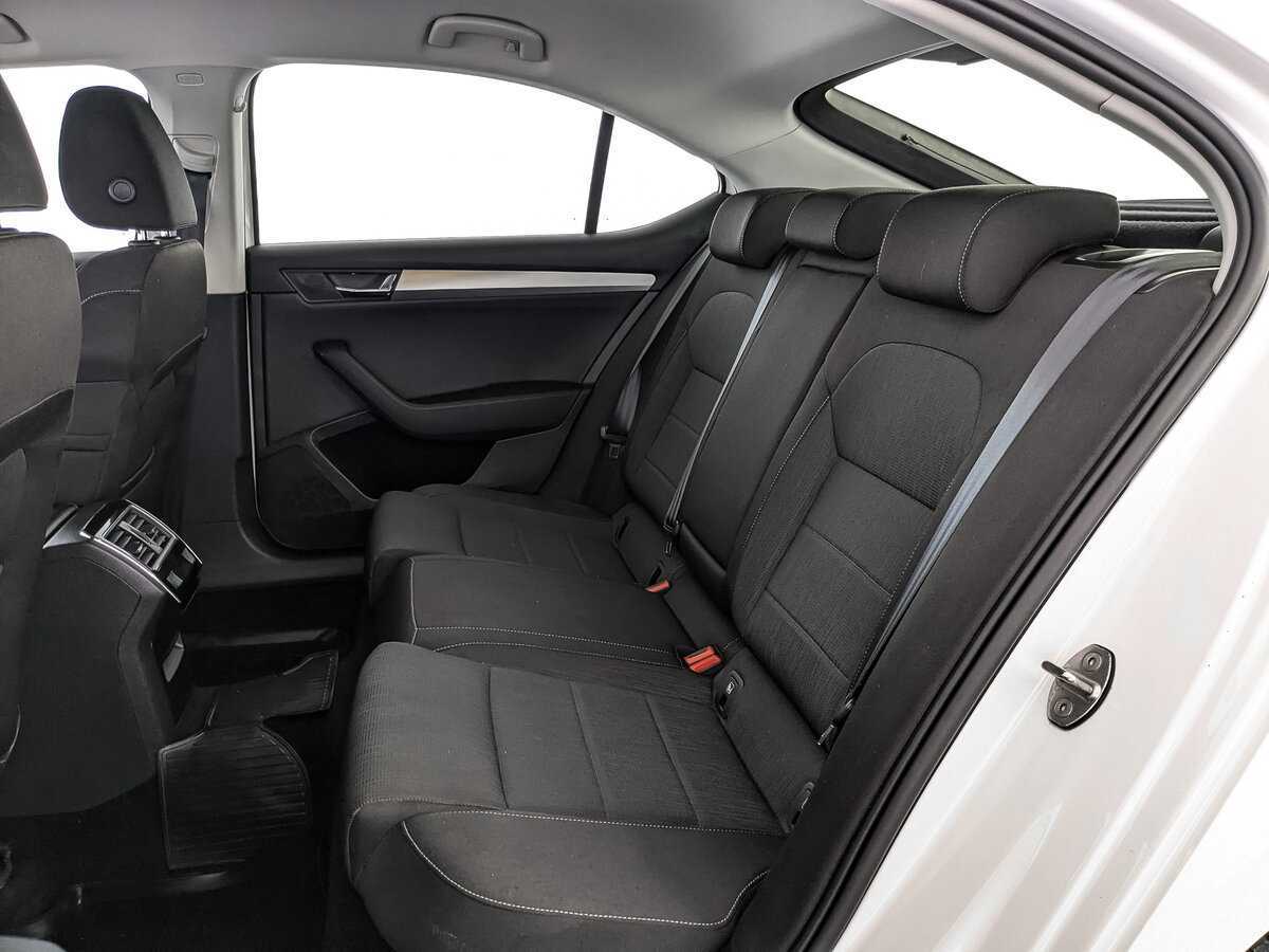 Skoda Superb 2018 года с пробегом. Фото: #17