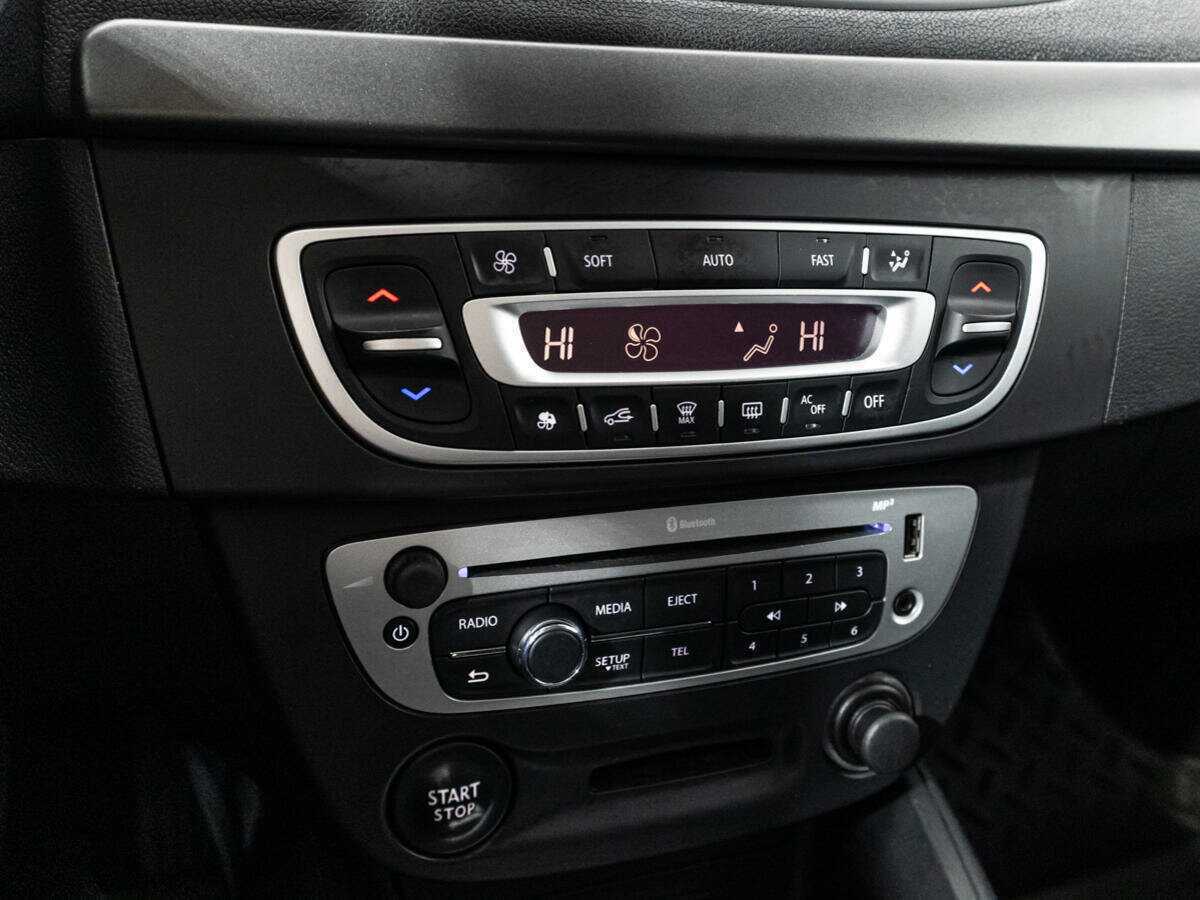 Б/У Рено Меган 2014 года. Фото: #14