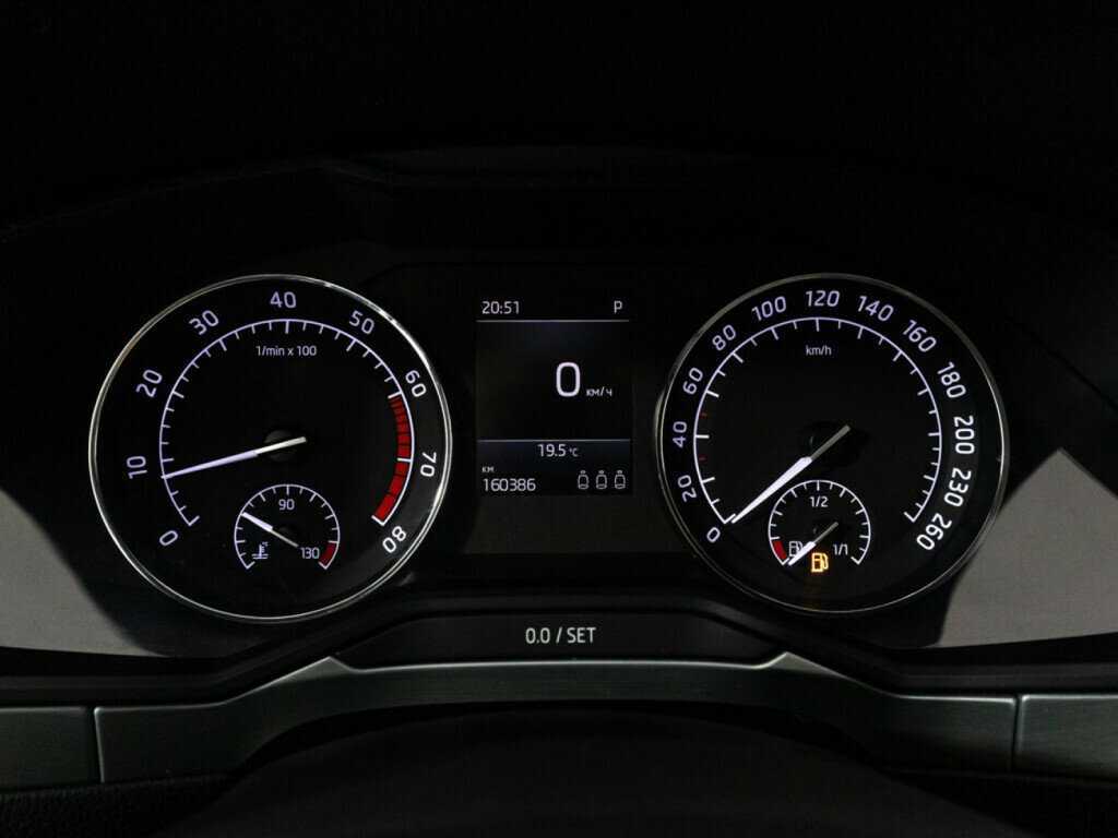 Skoda Superb 2018 года с пробегом. Фото: #11