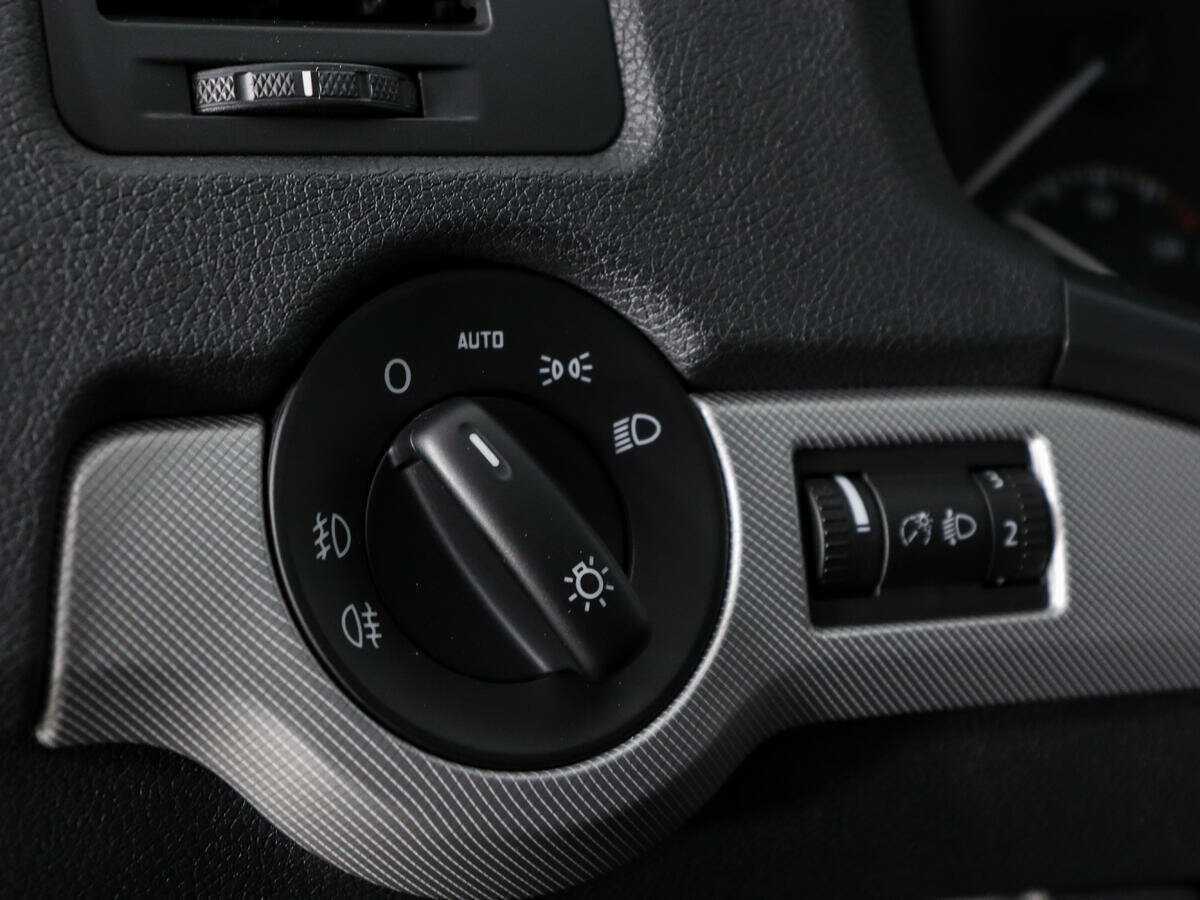 Б/У Шкода Октавия 2013 года. Фото: #9