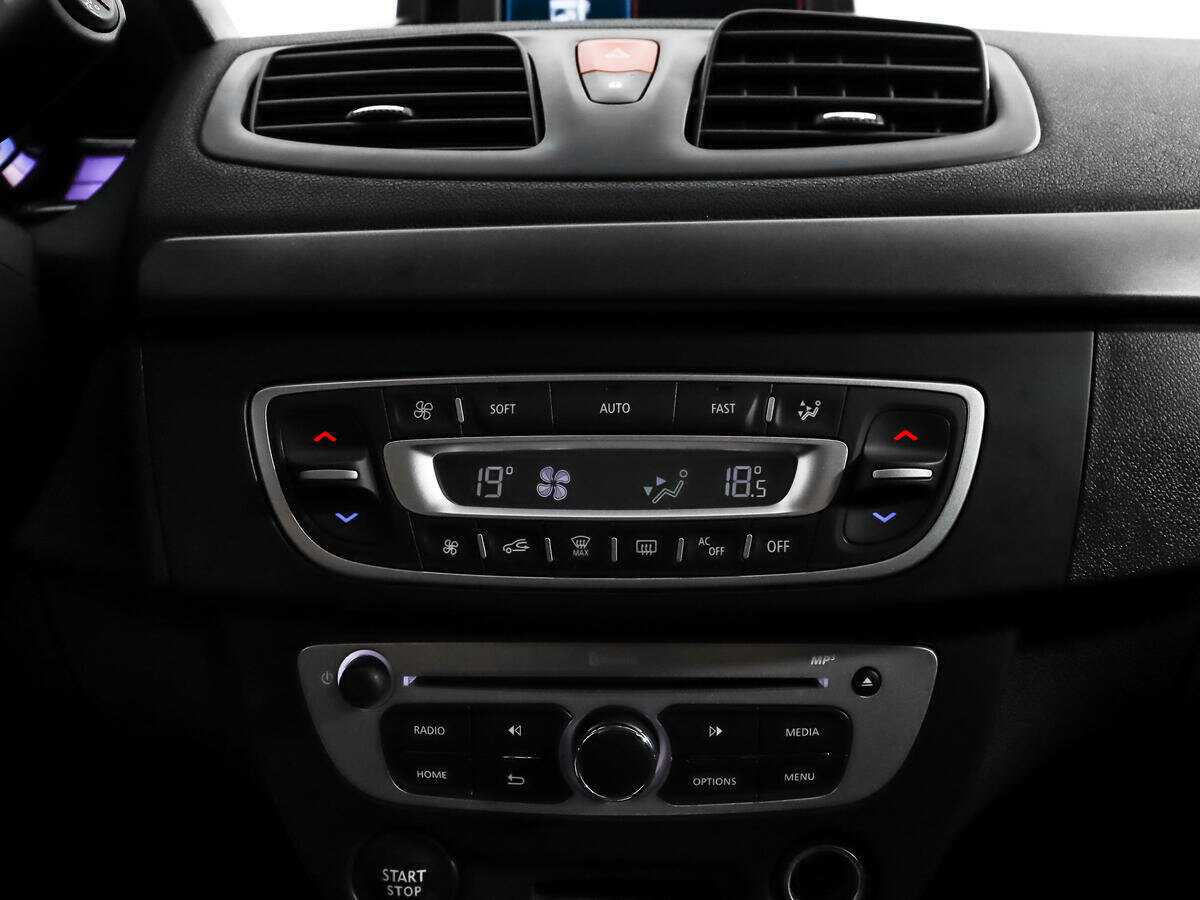 Б/У Рено Меган 2014 года. Фото: #13